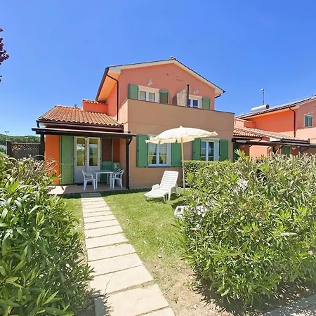 Aparthotel With Swimming Pool In Just 600 Meters From The Mazzanta