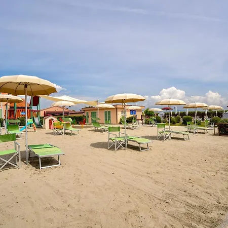 With Swimming Pool In Just 600 Meters From The Aparthotel *