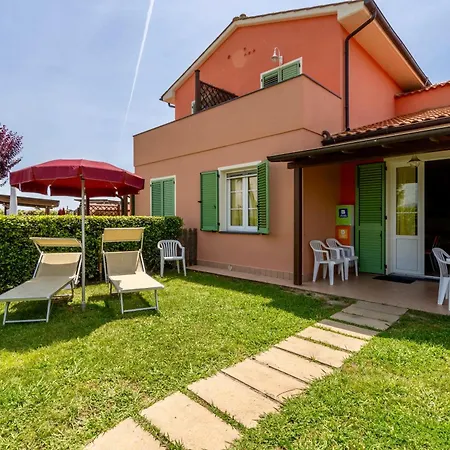 Aparthotel With Swimming Pool In Just 600 Meters From The